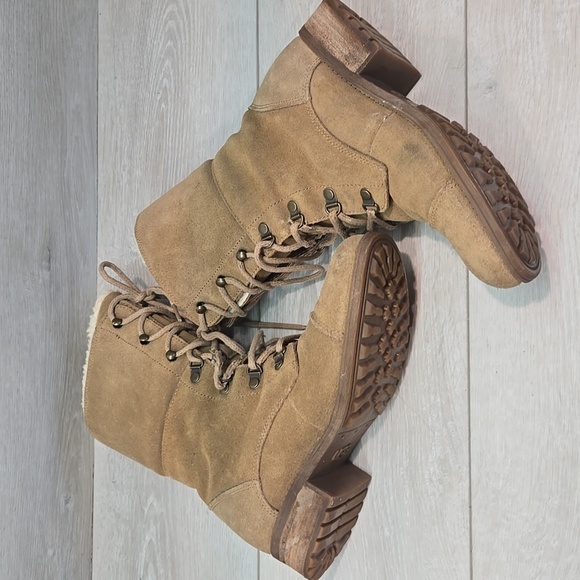 UGG Australia Women's Lace-Up Tan Military Style Boots Shoes Sz 7 - Picture 9 of 14